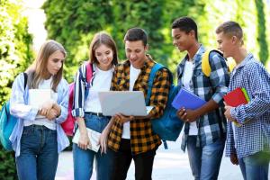 Định cư cho sinh viên quốc tế: Visa sau tốt nghiệp & cơ hội việc làm hấp dẫn